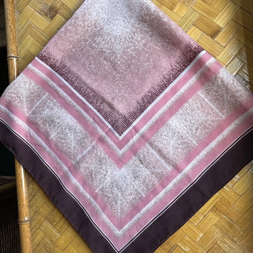 Mauve, pink scarf with stretch - Picture 6 of 8